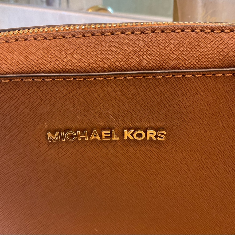 Michael Kors Crossbody / Shoulder bag, Pebbled leather, 9” x 7”, saddle color - Picture 9 of 16